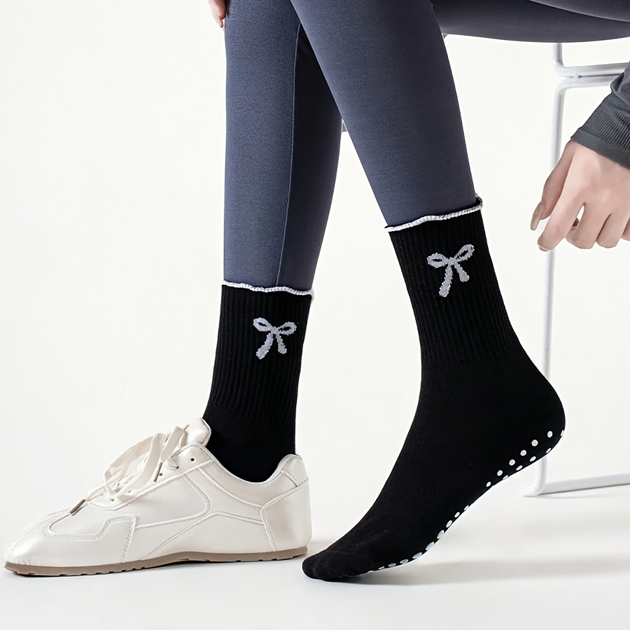 Black long tube sports socks w - Yoga Fitness Youtube recension och pris